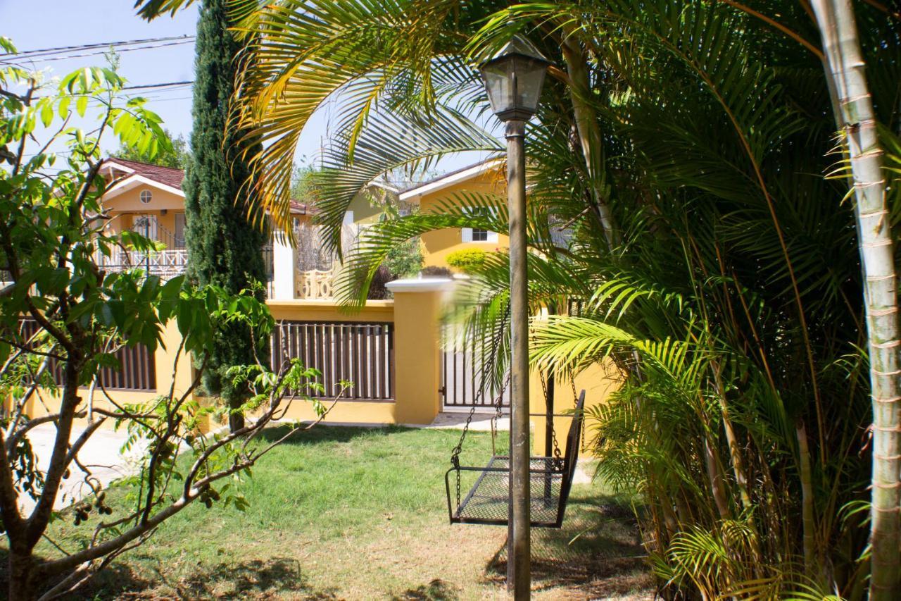 The Vista Inn Falmouth Εξωτερικό φωτογραφία